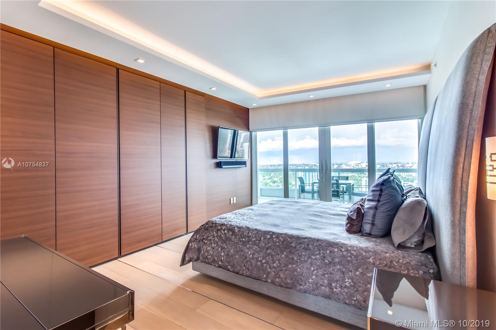 SANTA MARIA CONDO - Residential