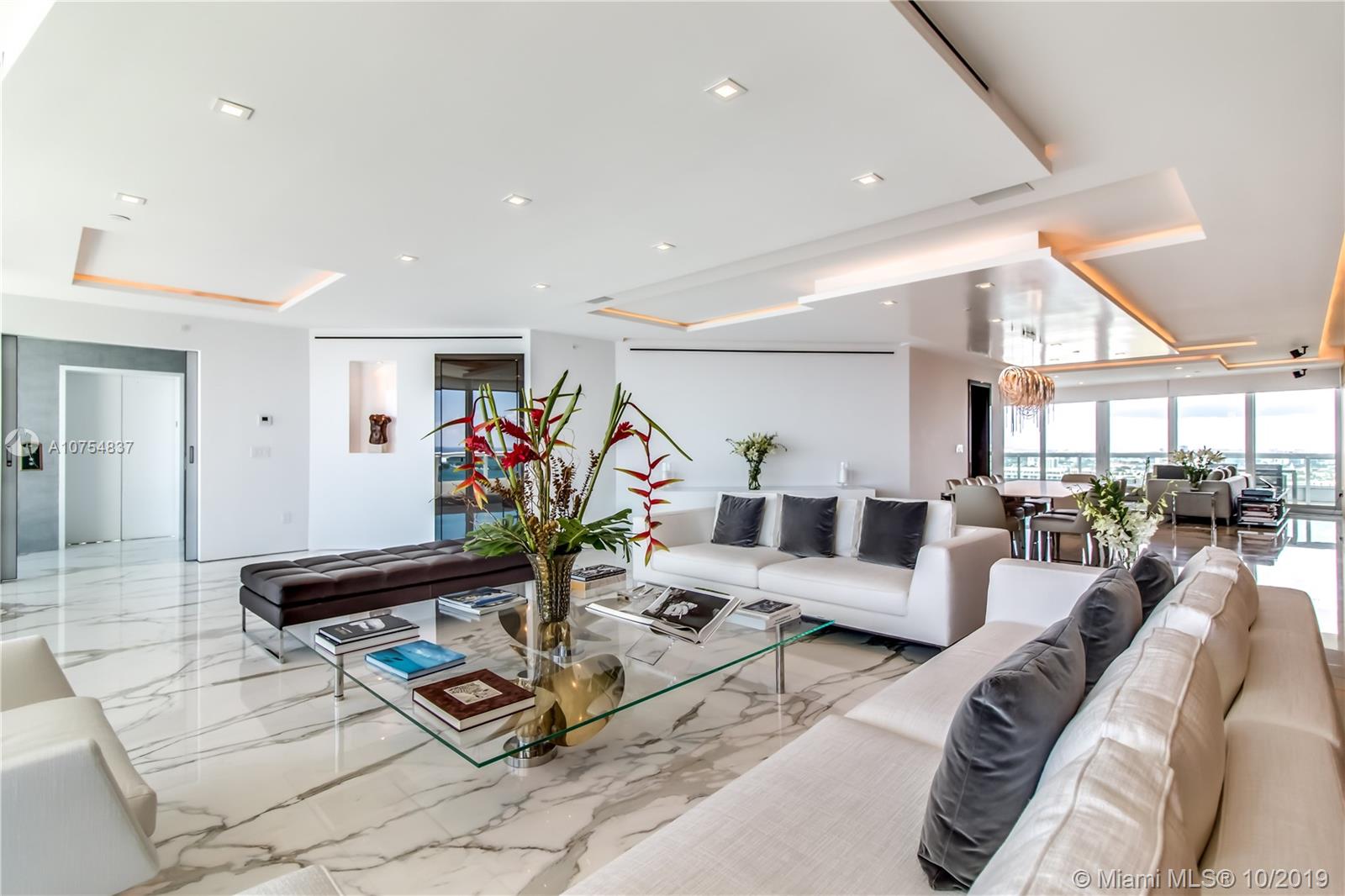 SANTA MARIA CONDO - Residential