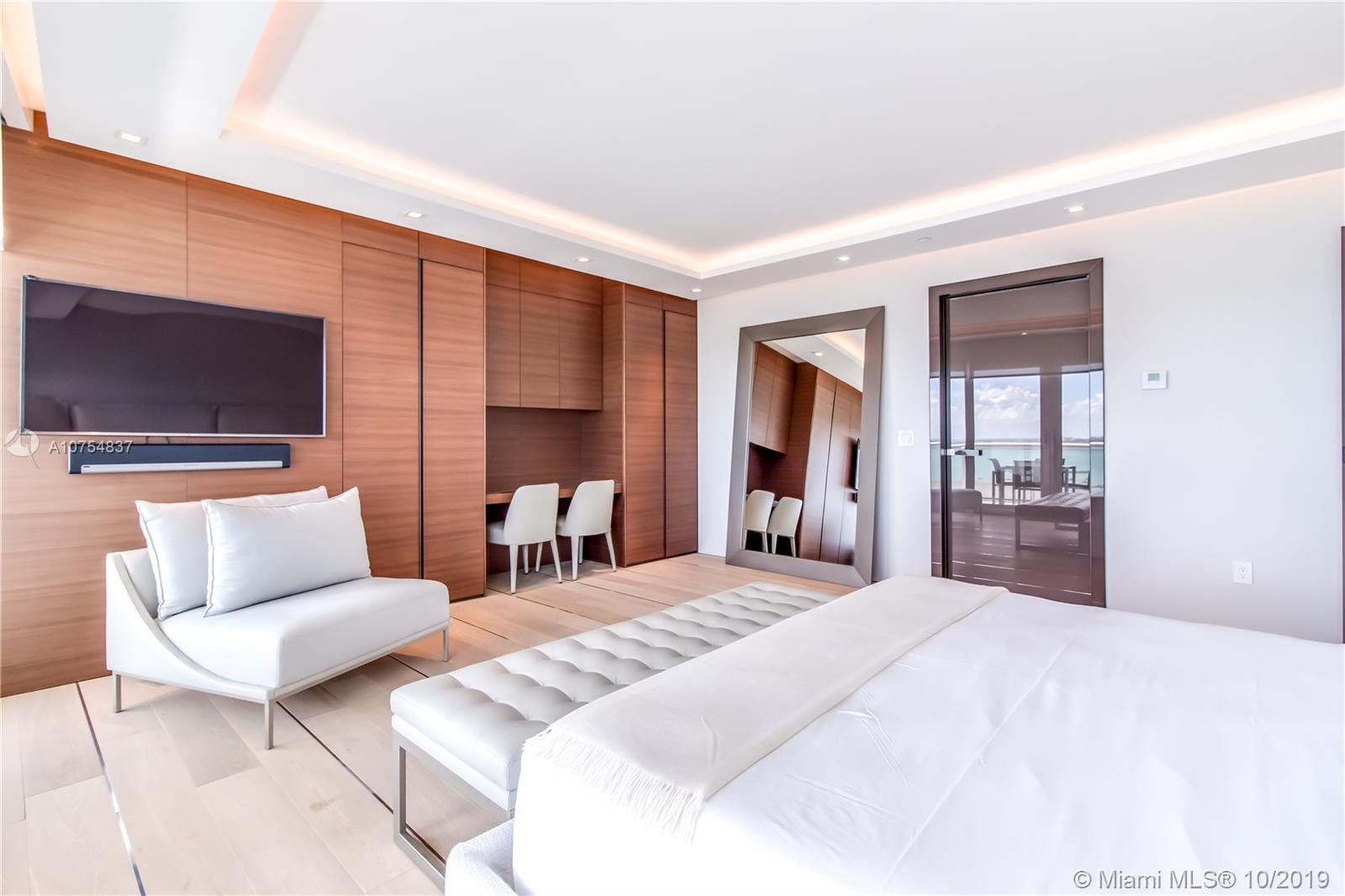 SANTA MARIA CONDO - Residential