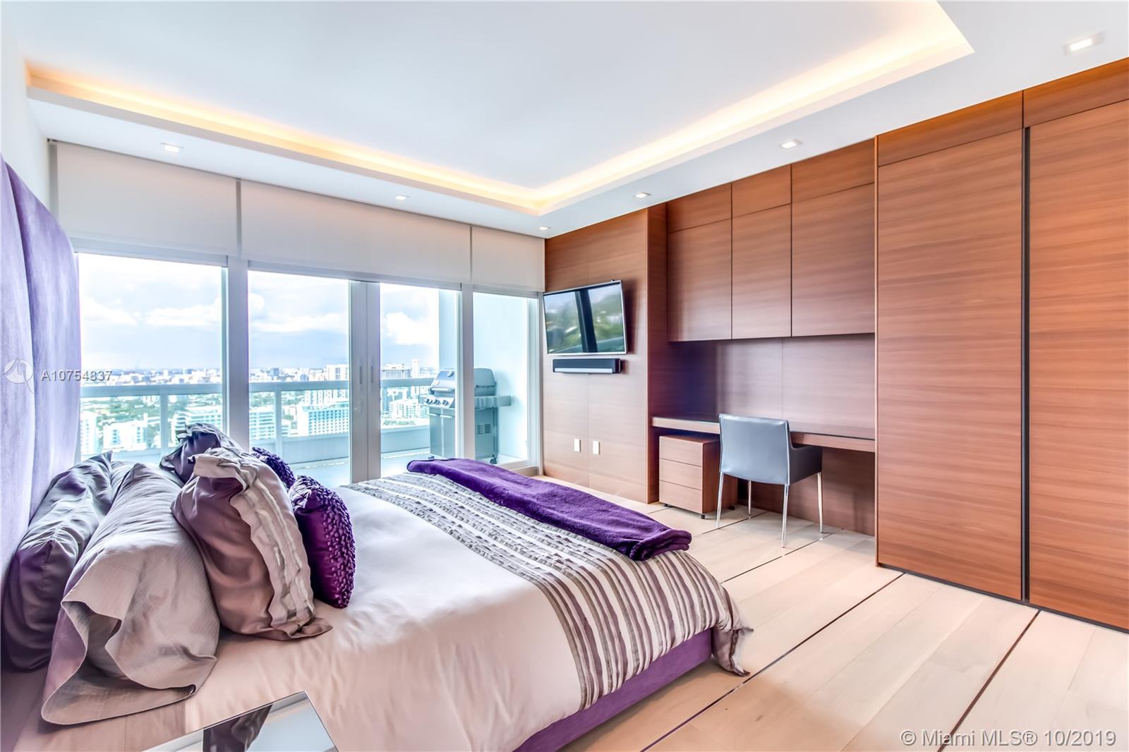 SANTA MARIA CONDO - Residential