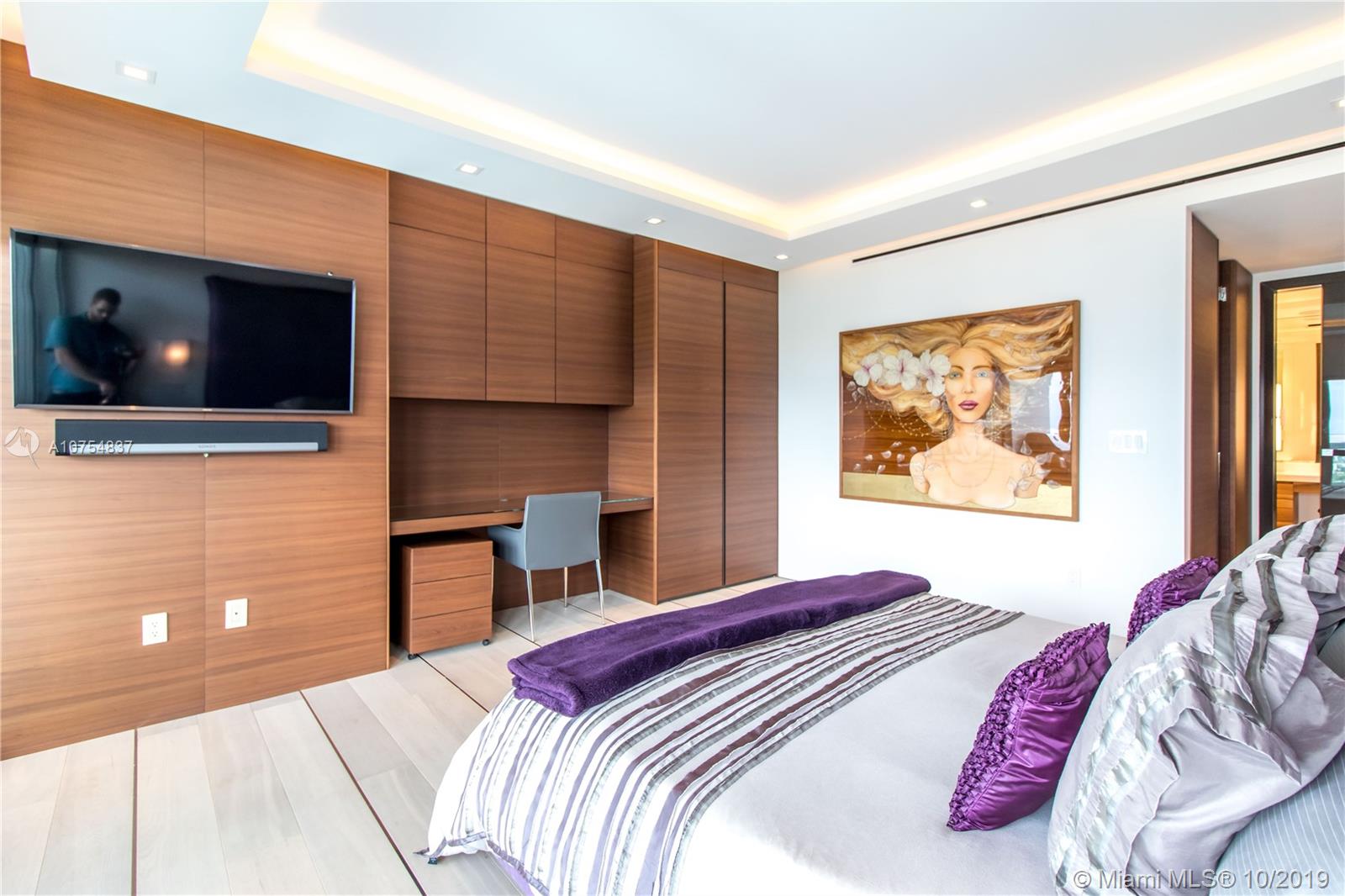 SANTA MARIA CONDO - Residential