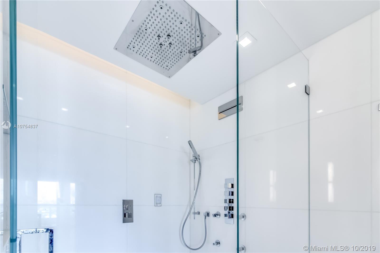 SANTA MARIA CONDO - Residential