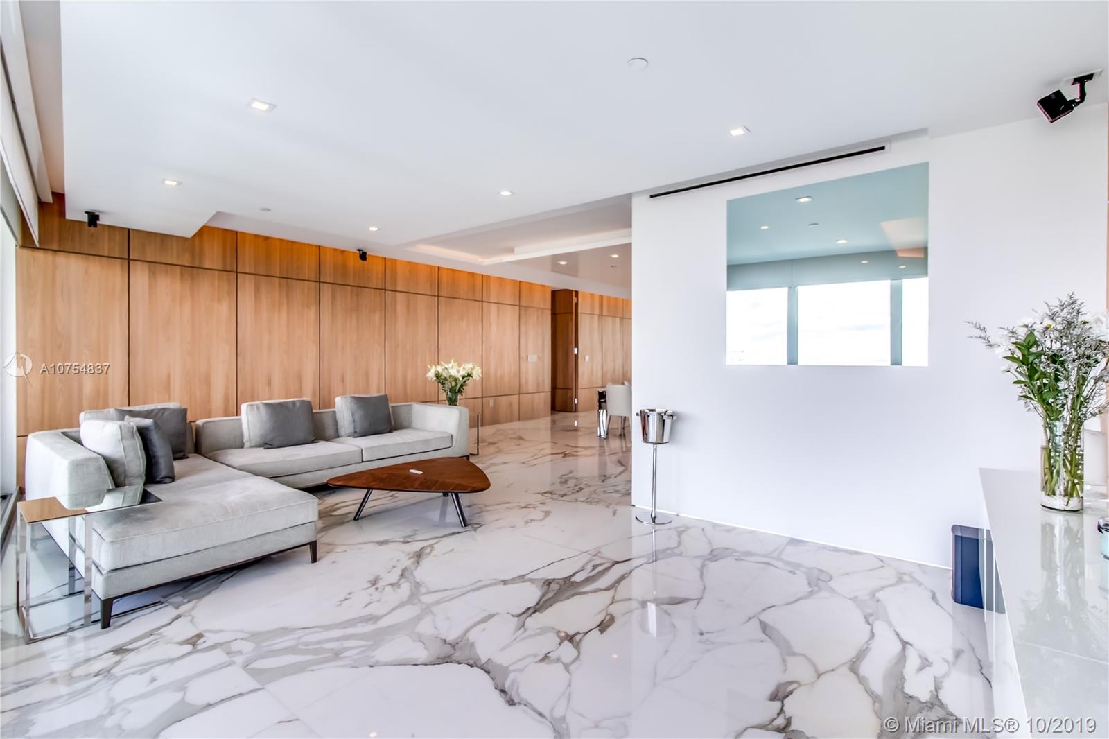 SANTA MARIA CONDO - Residential