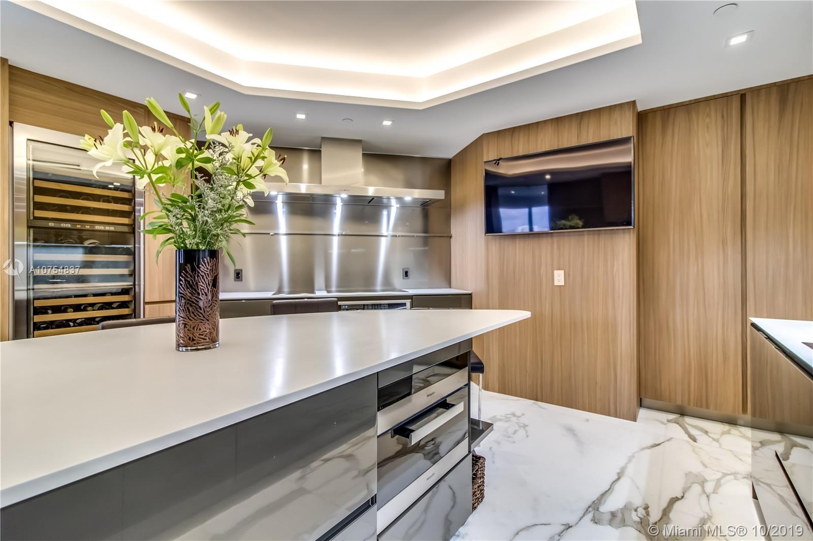 SANTA MARIA CONDO - Residential