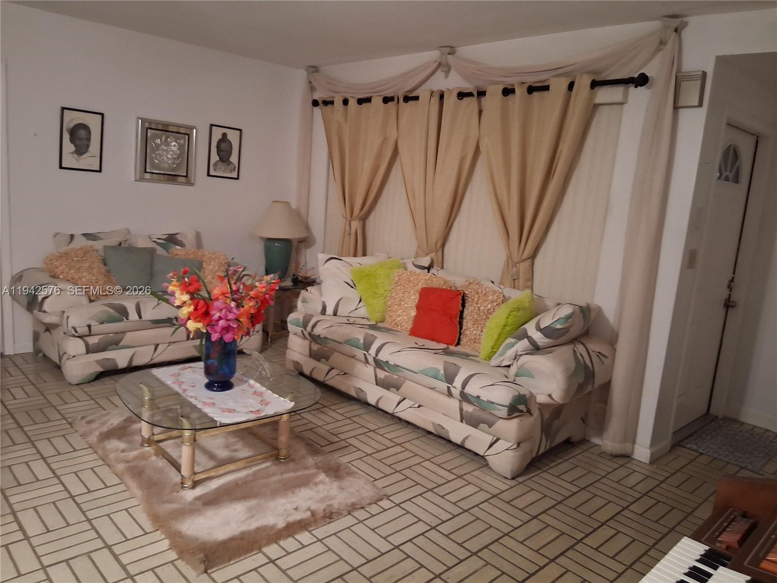 KNOLLS 1ST SECTION - Residential