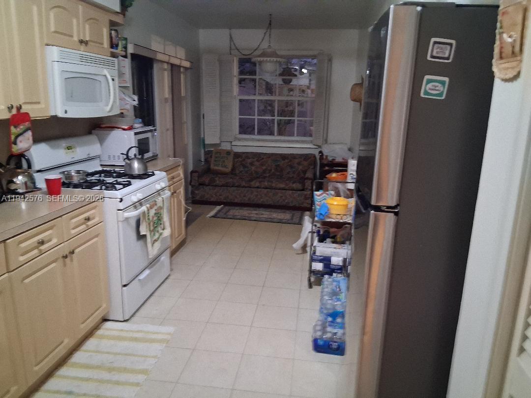 KNOLLS 1ST SECTION - Residential