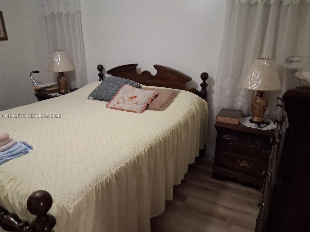 KNOLLS 1ST SECTION - Residential