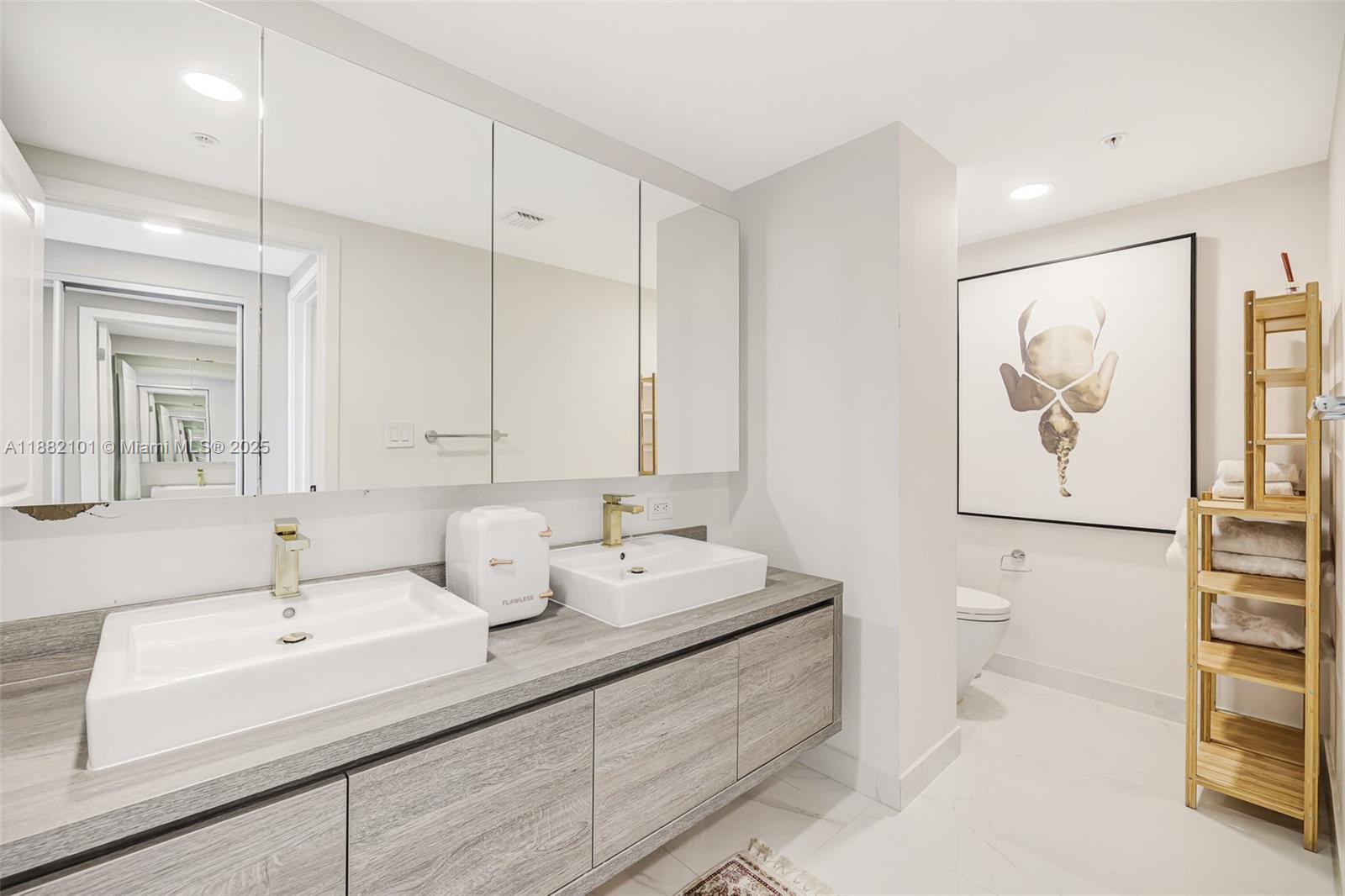 400 SUNNY ISLES CONDO EAS - Residential