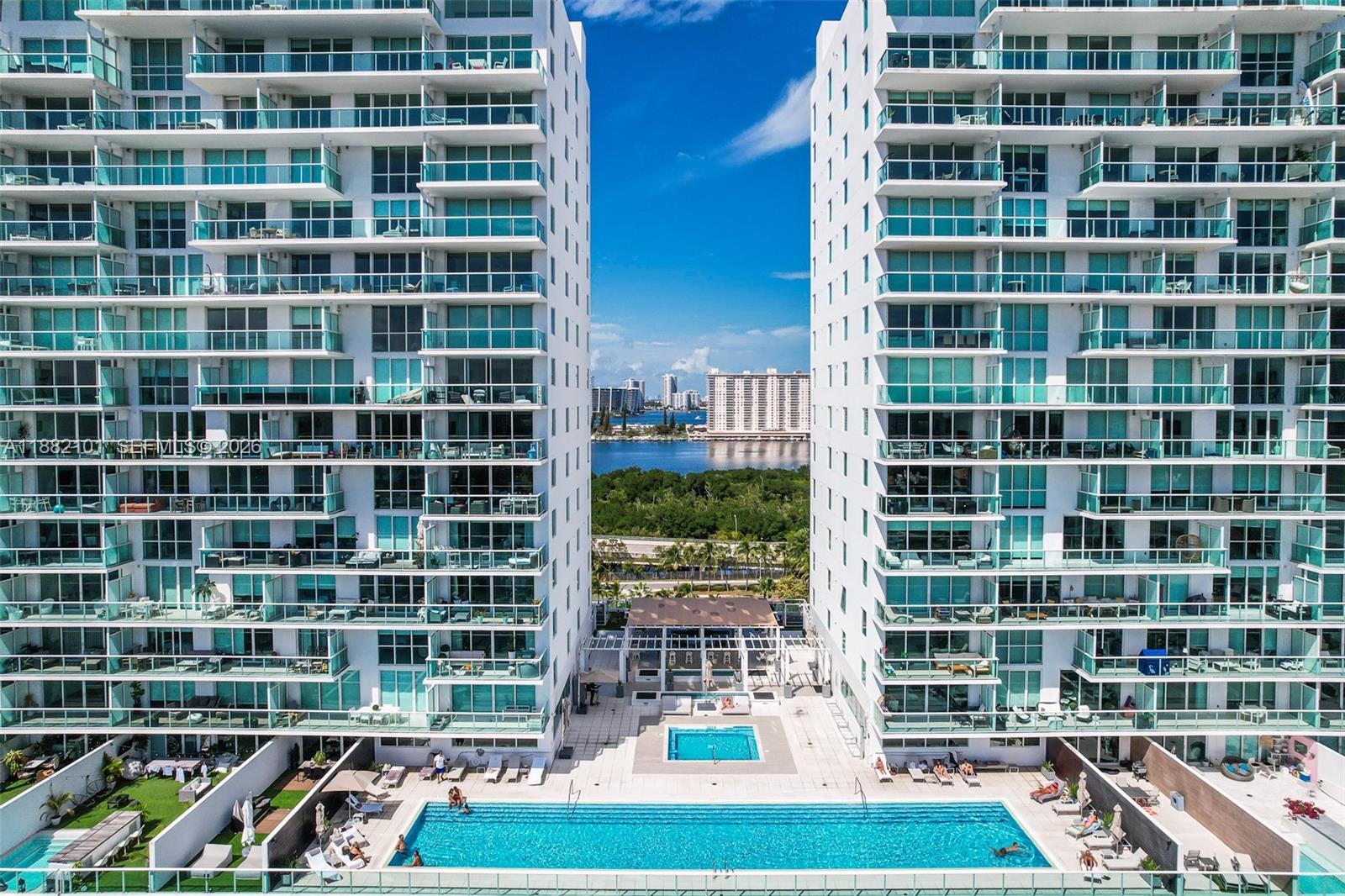 400 Sunny Isles Blvd 920