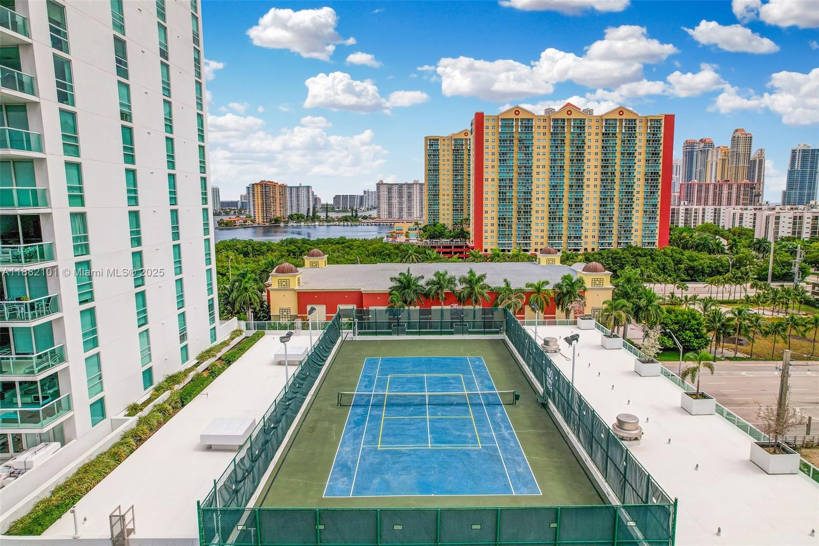 400 SUNNY ISLES CONDO EAS - Residential