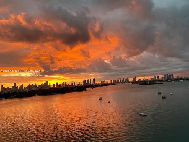 MIRADOR 1000 CONDO - Residential