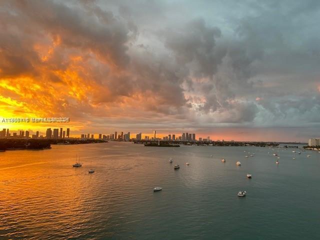 MIRADOR 1000 CONDO - Residential