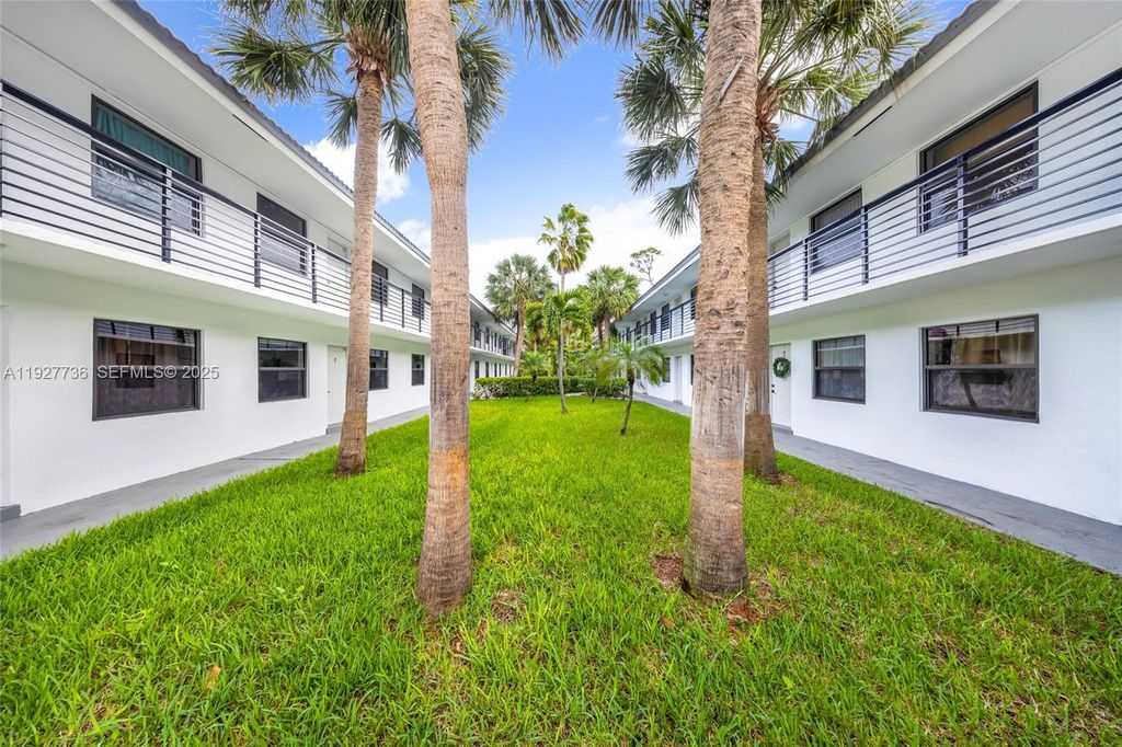 Photo of 1350 NE 5th Ter #1-28, Fort Lauderdale, FL 33304 (MLS # A11927736)