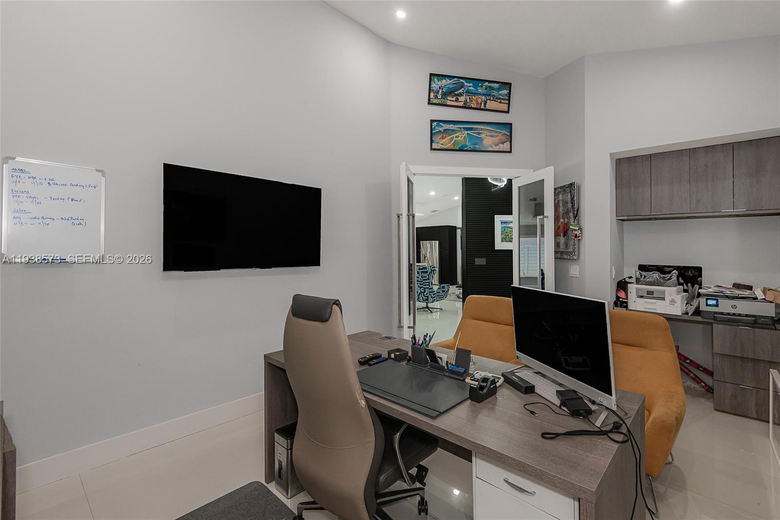 HOLLYWOOD LAKES COUNTRY C - Residential