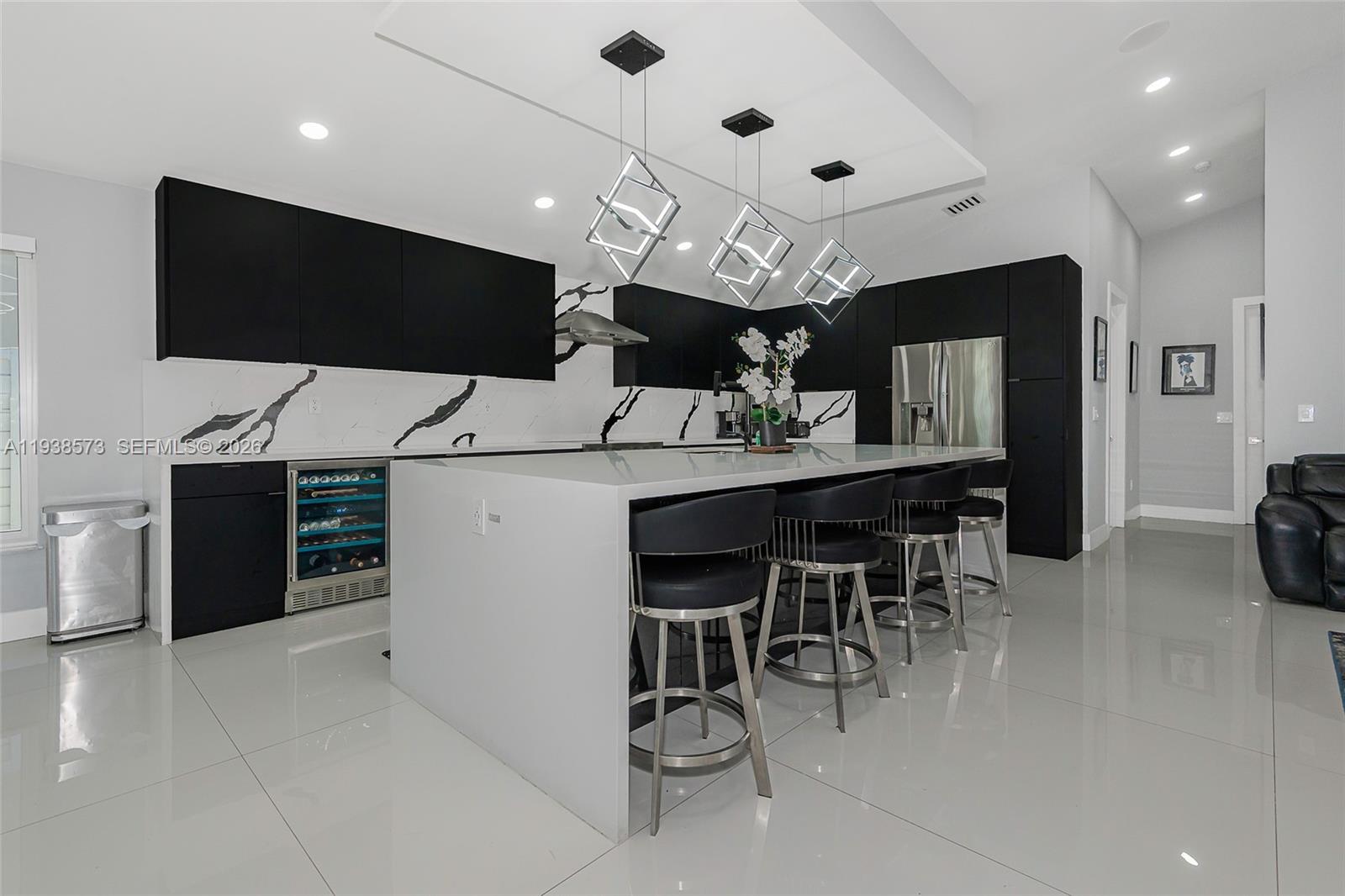 HOLLYWOOD LAKES COUNTRY C - Residential