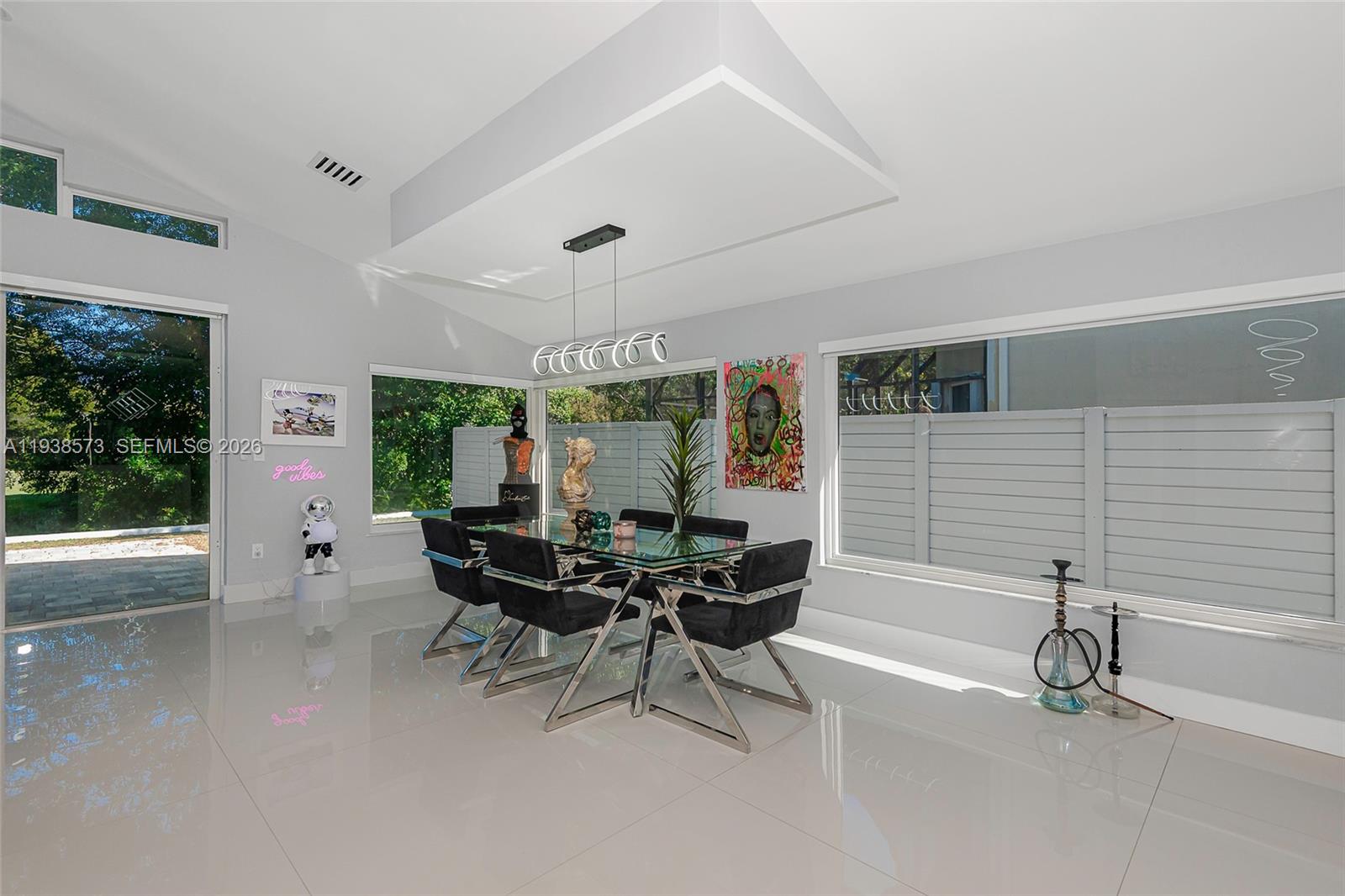 HOLLYWOOD LAKES COUNTRY C - Residential