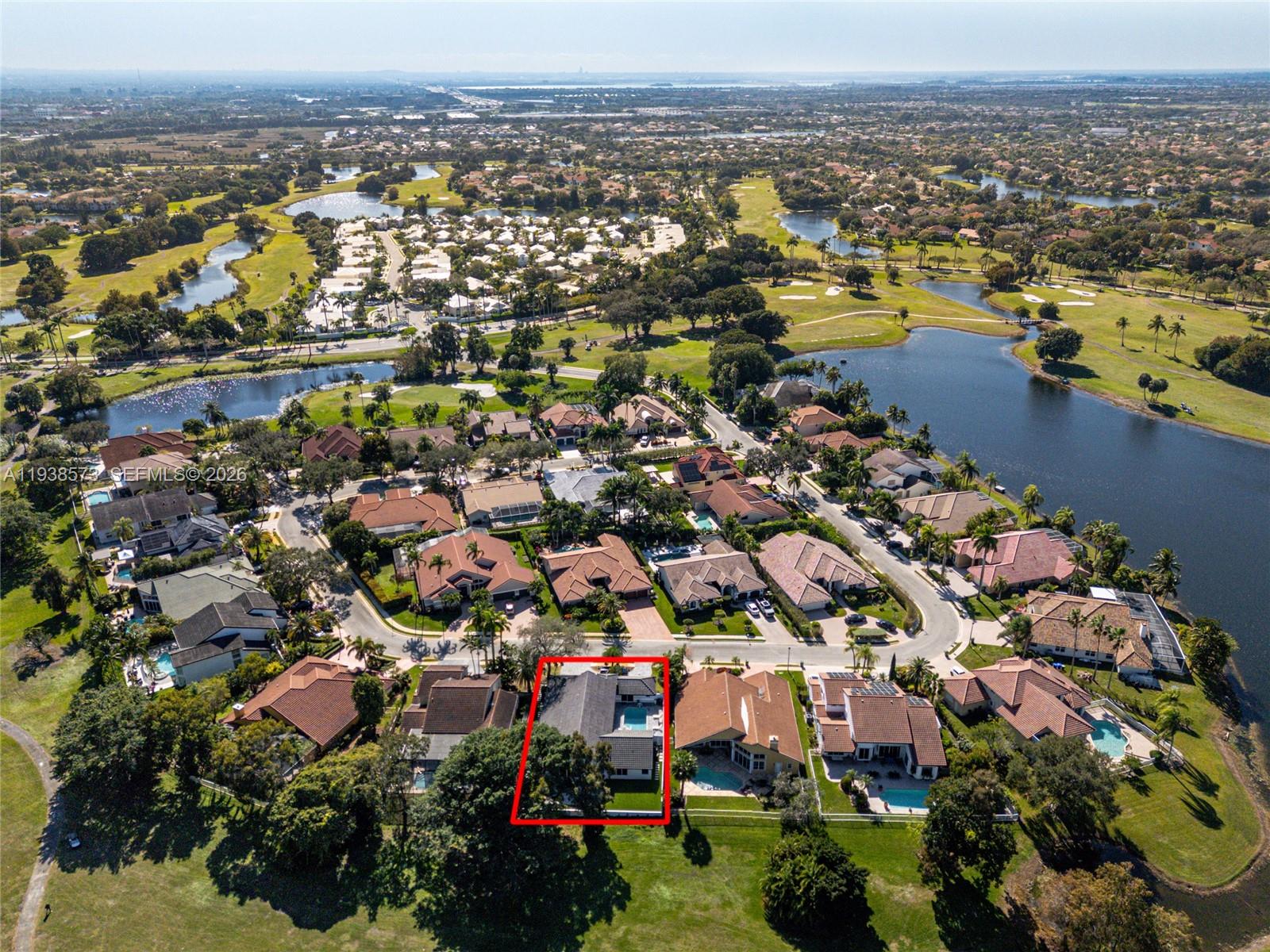 HOLLYWOOD LAKES COUNTRY C - Residential