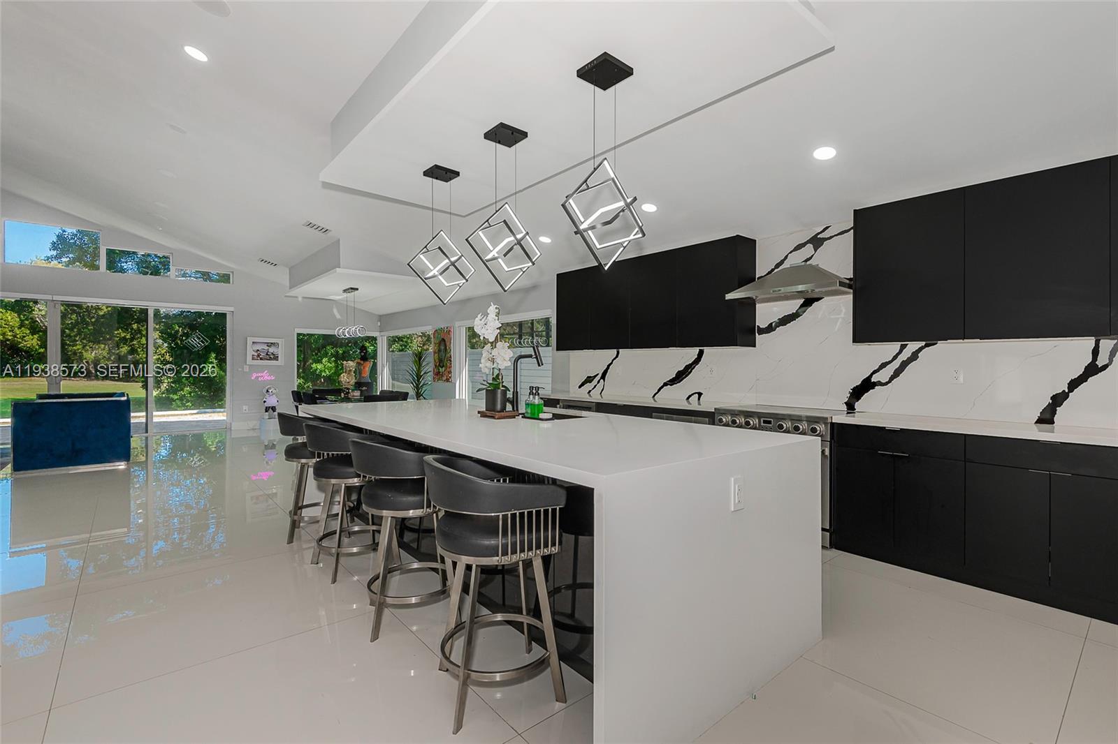 HOLLYWOOD LAKES COUNTRY C - Residential