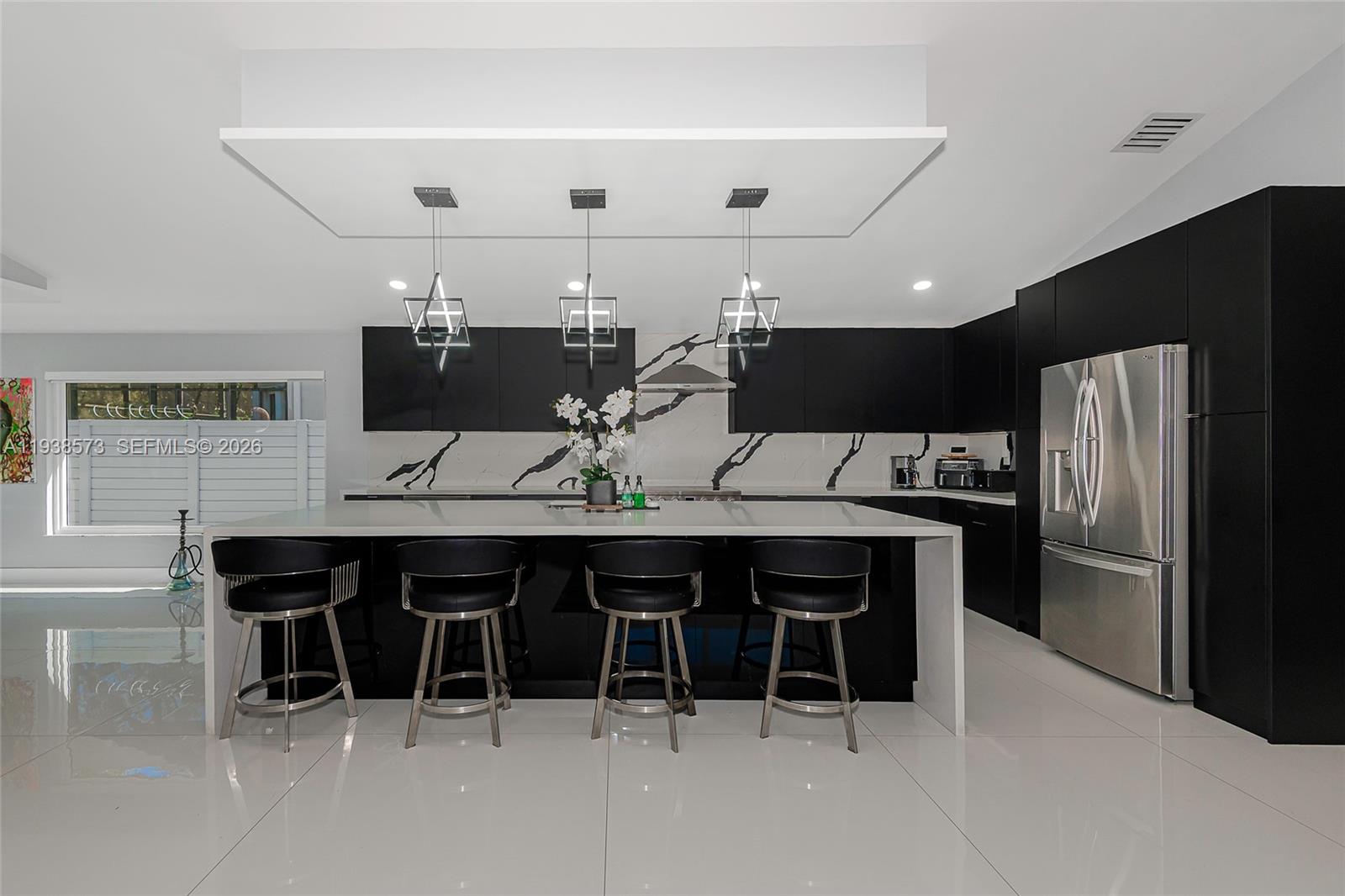 HOLLYWOOD LAKES COUNTRY C - Residential