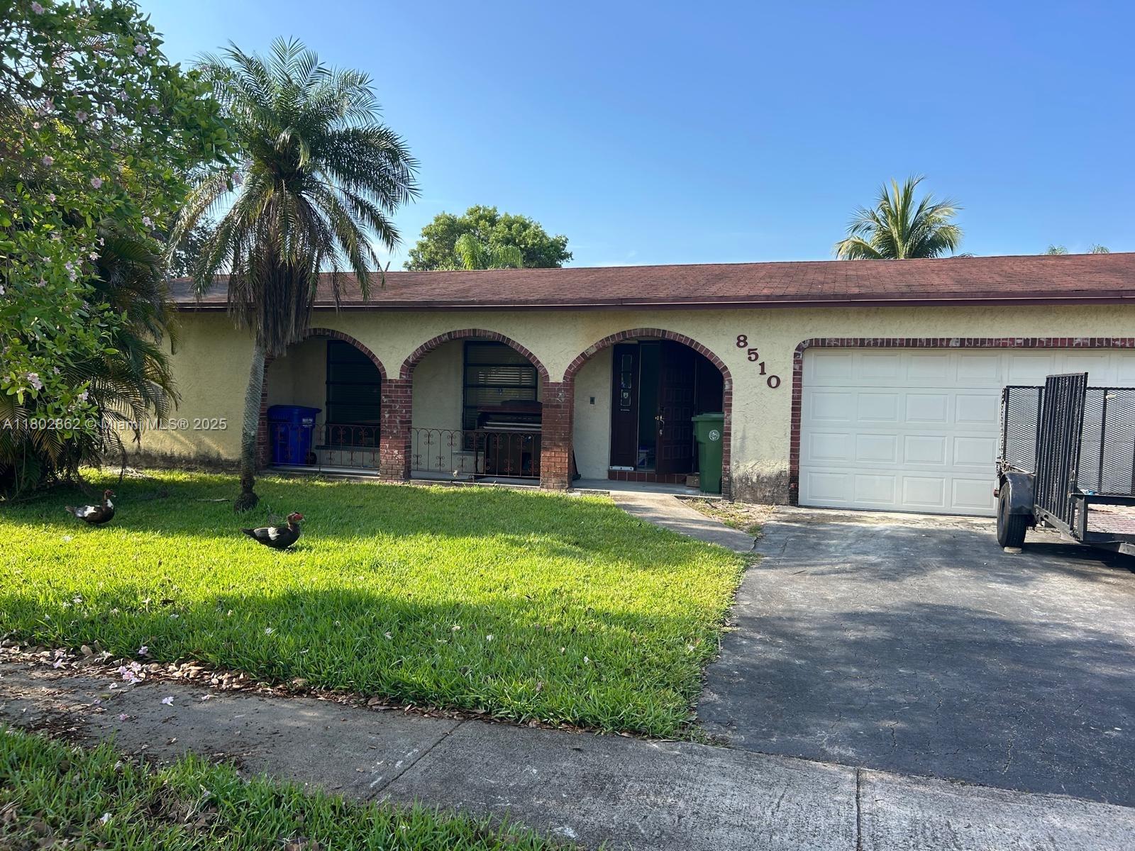 8510 Nw 7th Ct, Pembroke Pines, Miami-Dade County, Florida - 4 Bedrooms  
2 Bathrooms - 