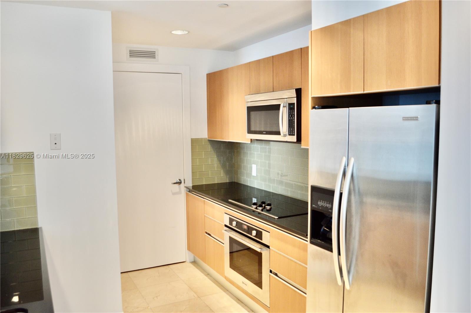 1060 Brickell Ave 3705
