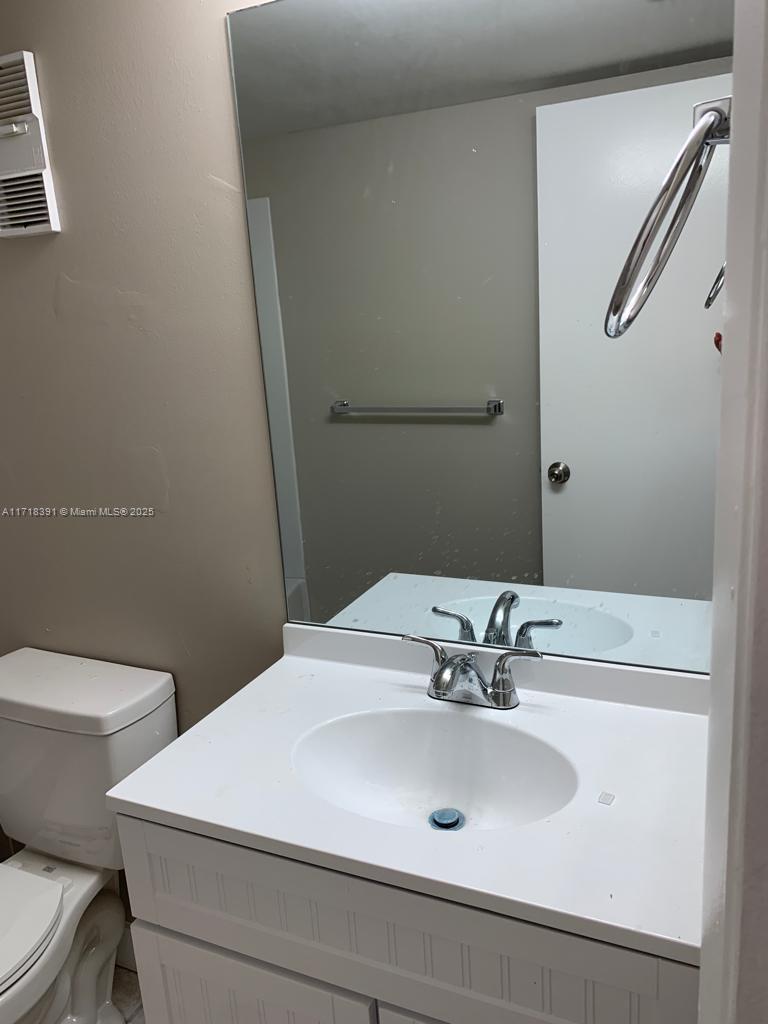Lakeshore At University P - Residential
