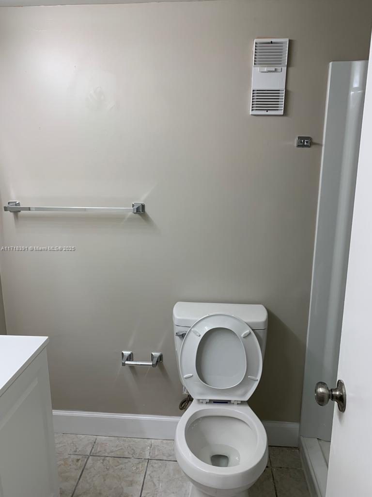Lakeshore At University P - Residential