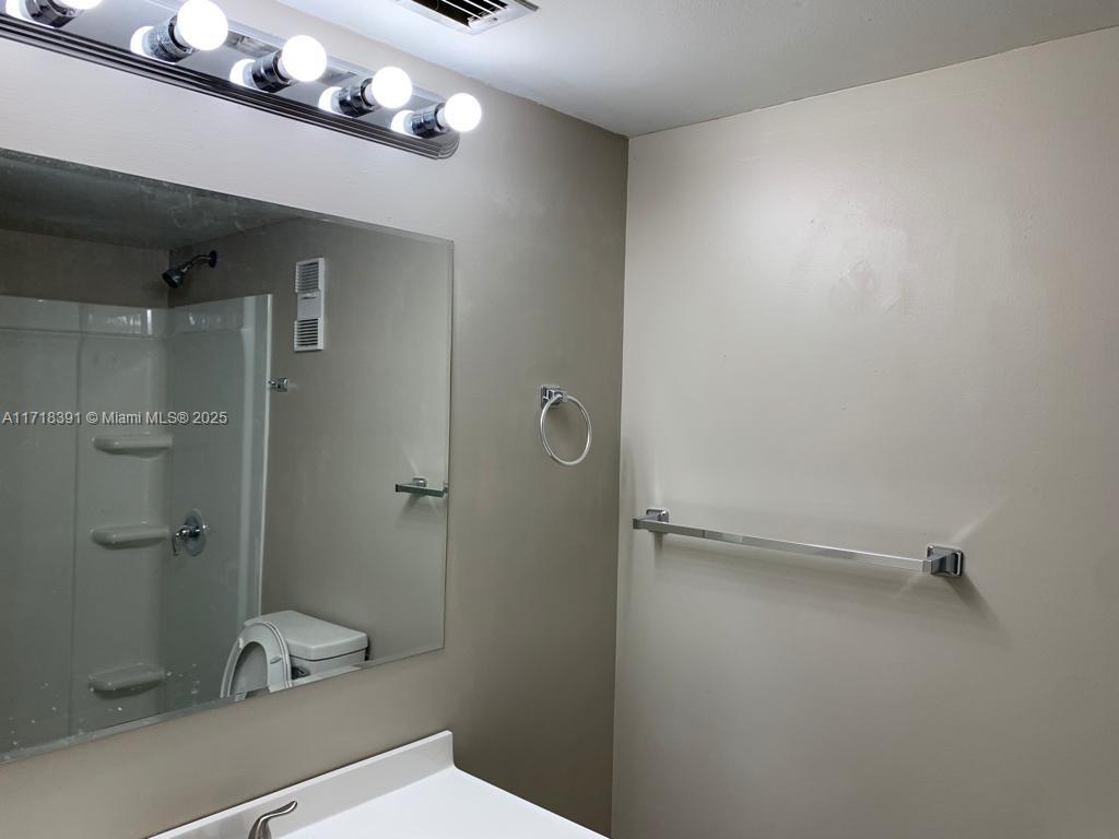 Lakeshore At University P - Residential