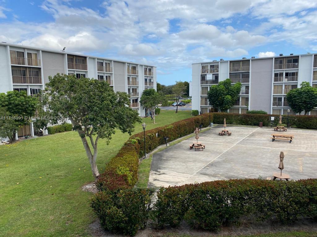 Lakeshore At University P - Residential