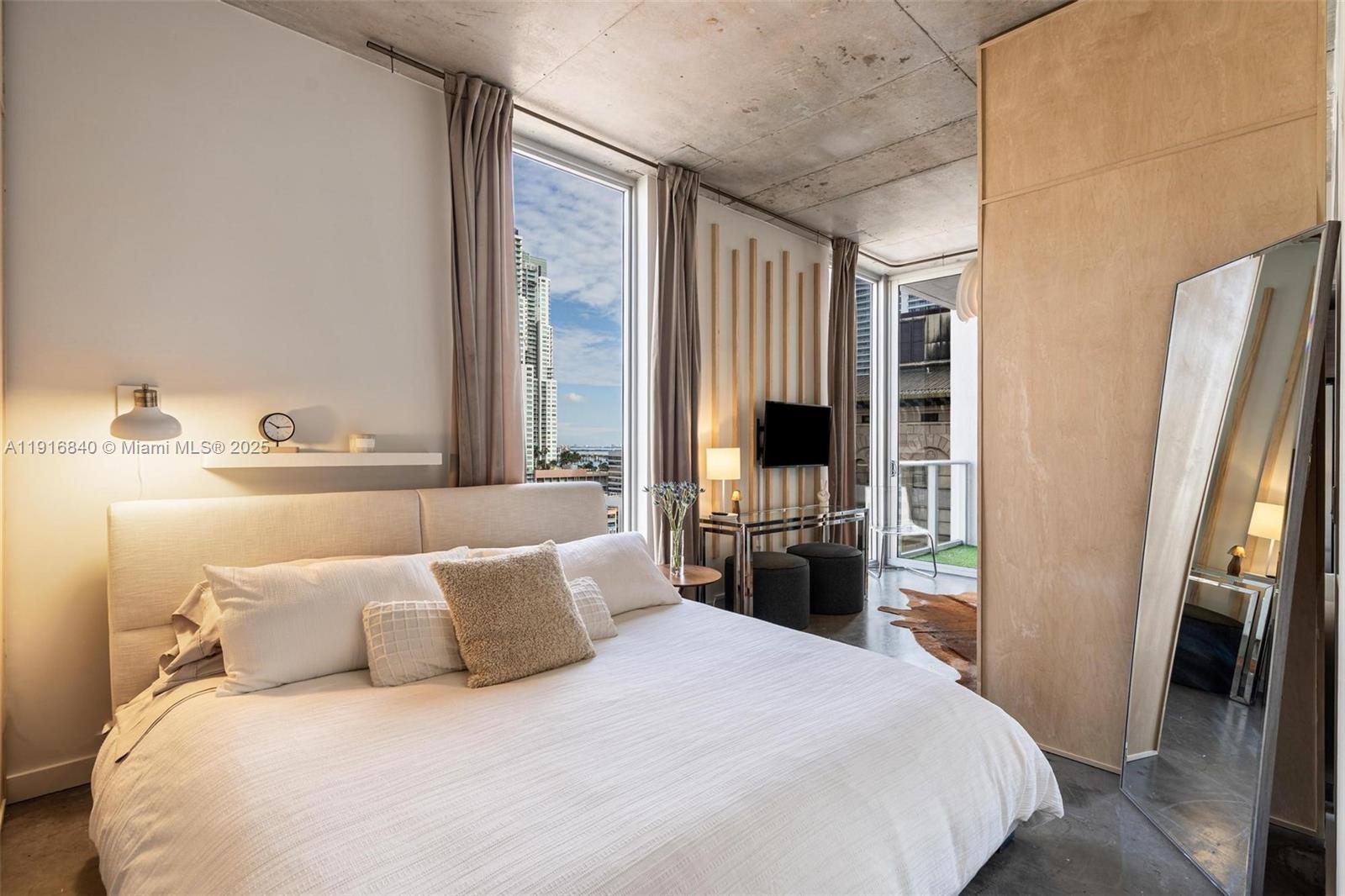 CENTRO CONDO - Residential Lease