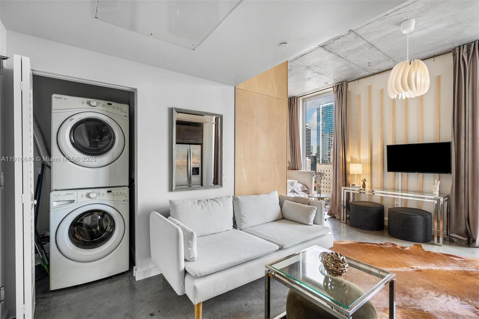 CENTRO CONDO - Residential Lease