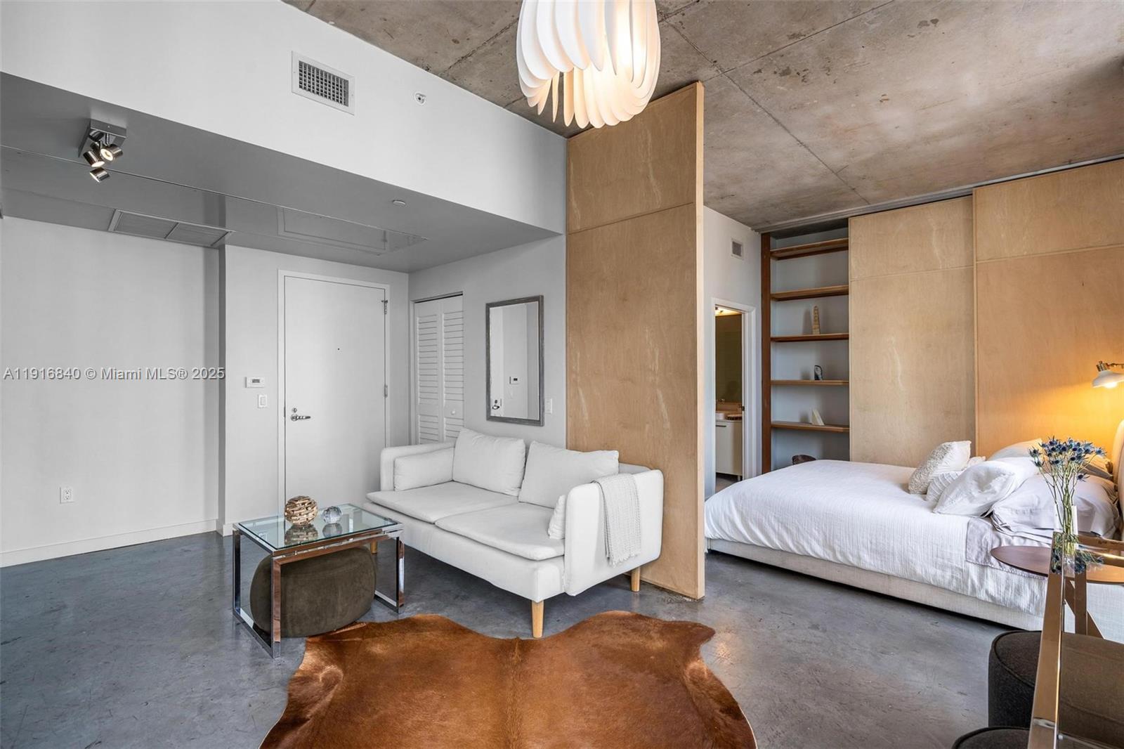 CENTRO CONDO - Residential Lease