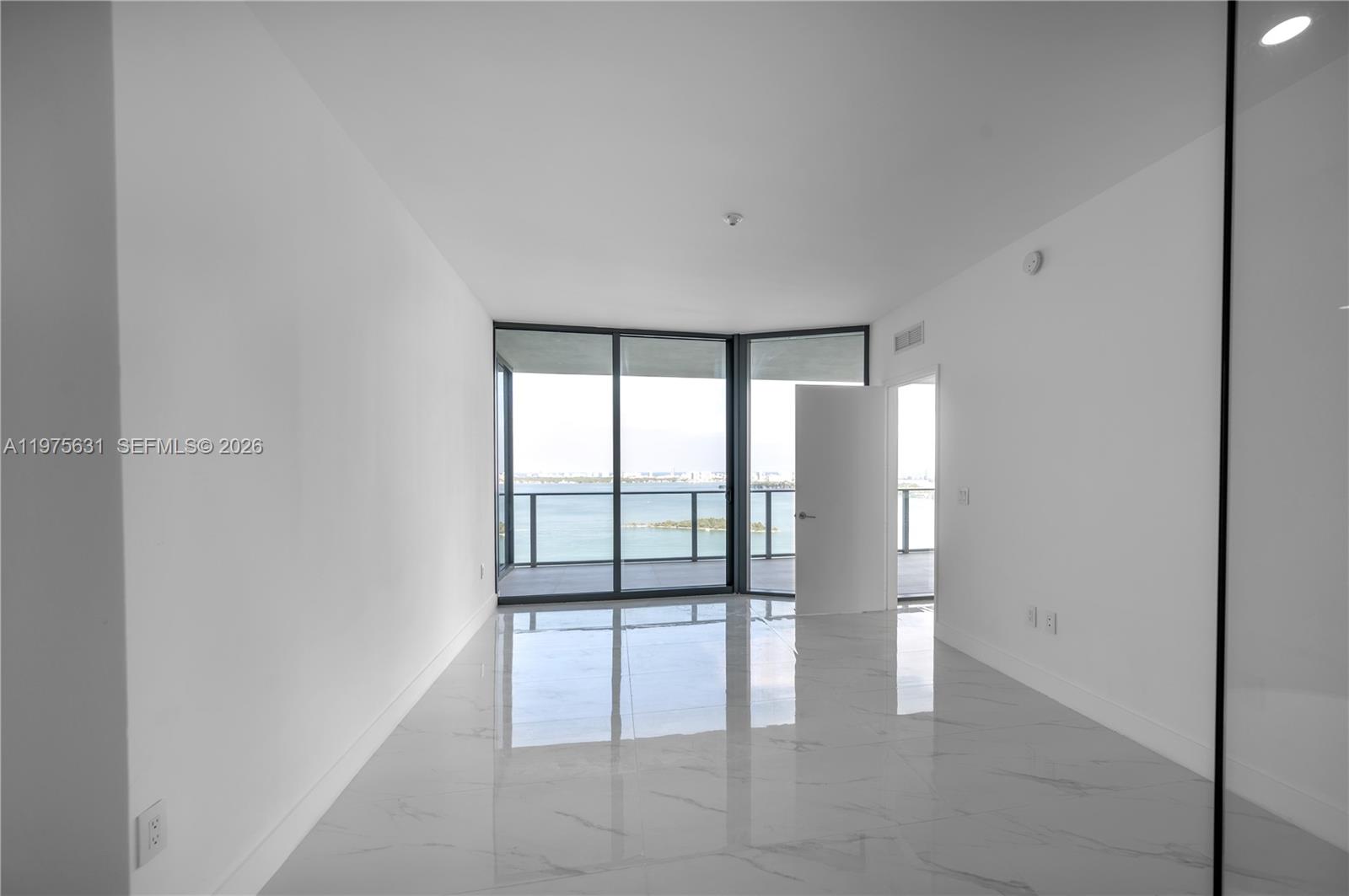 ARIA RESERVE - Residential Lease