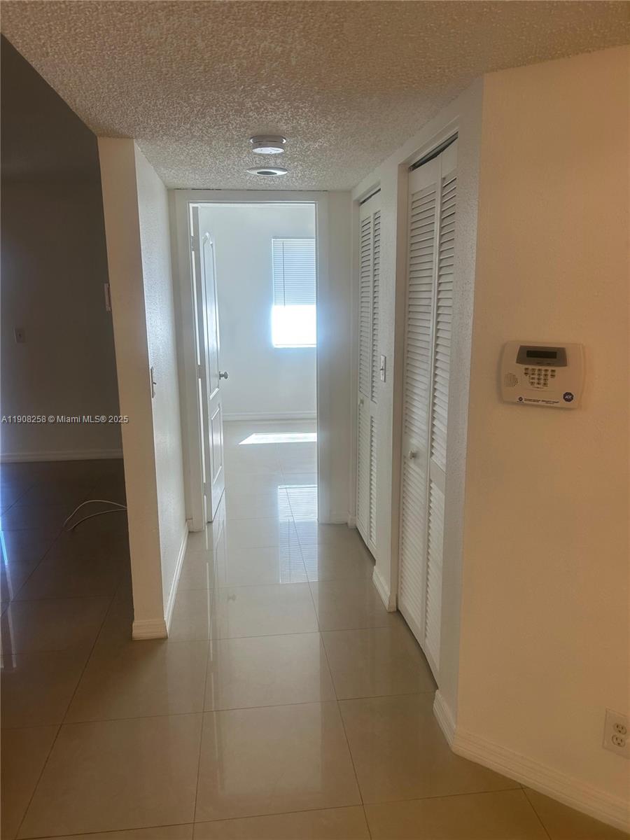 WINDWARD LAKES CONDO - Residential Lease