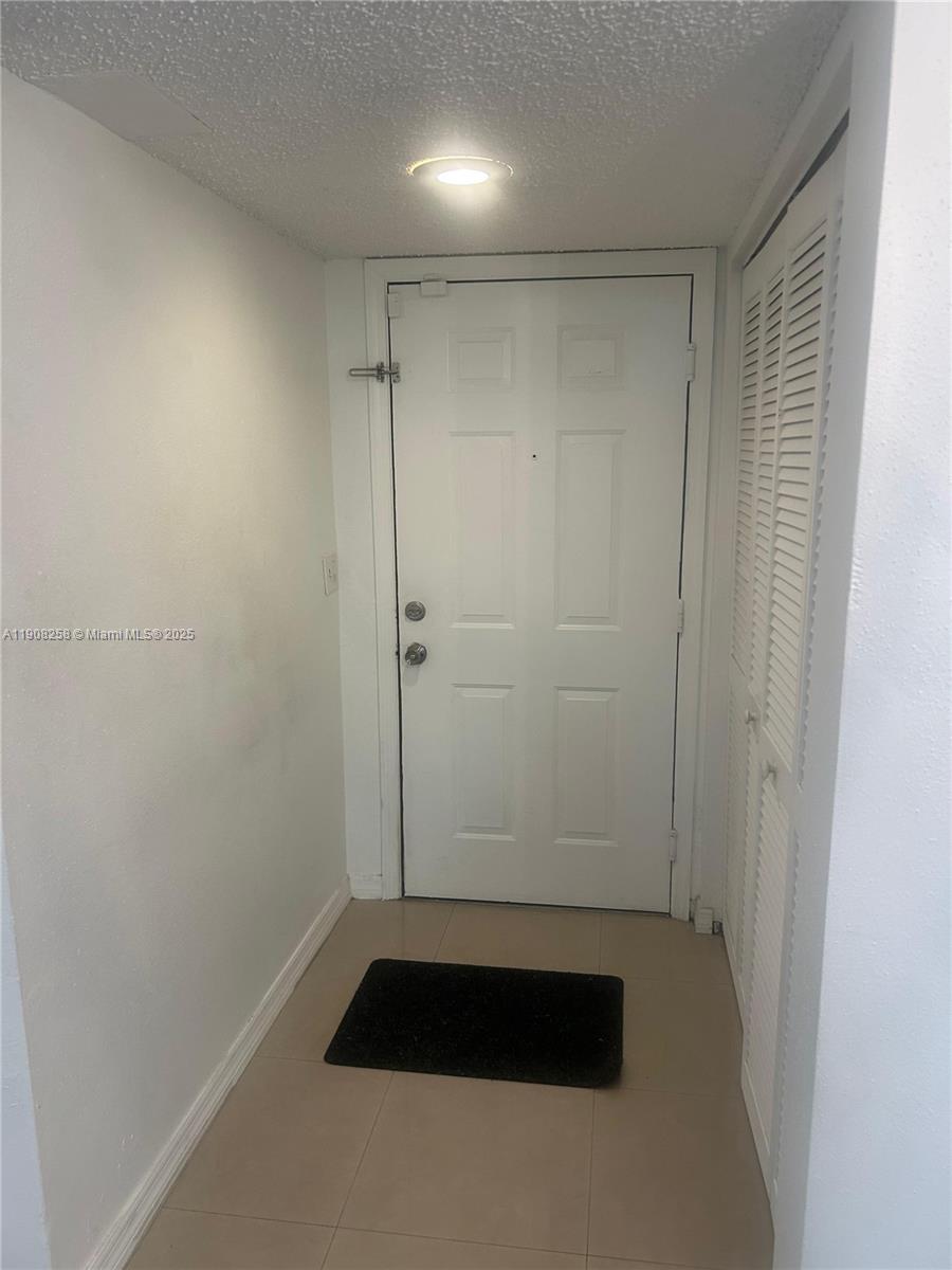 WINDWARD LAKES CONDO - Residential Lease