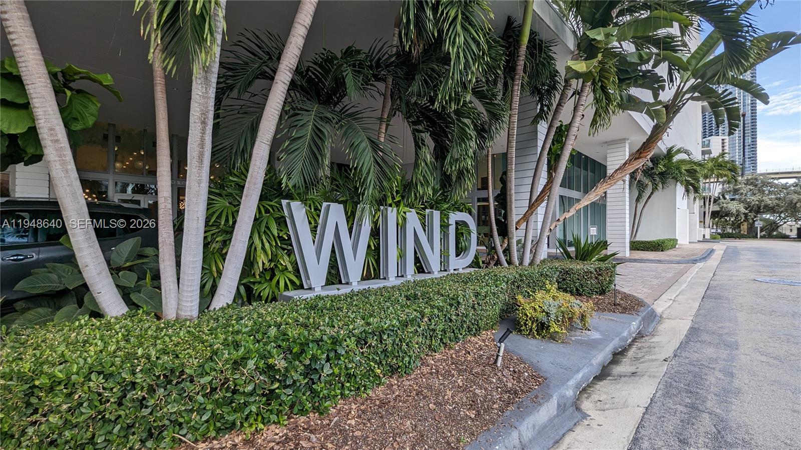 WIND CONDO - Residential