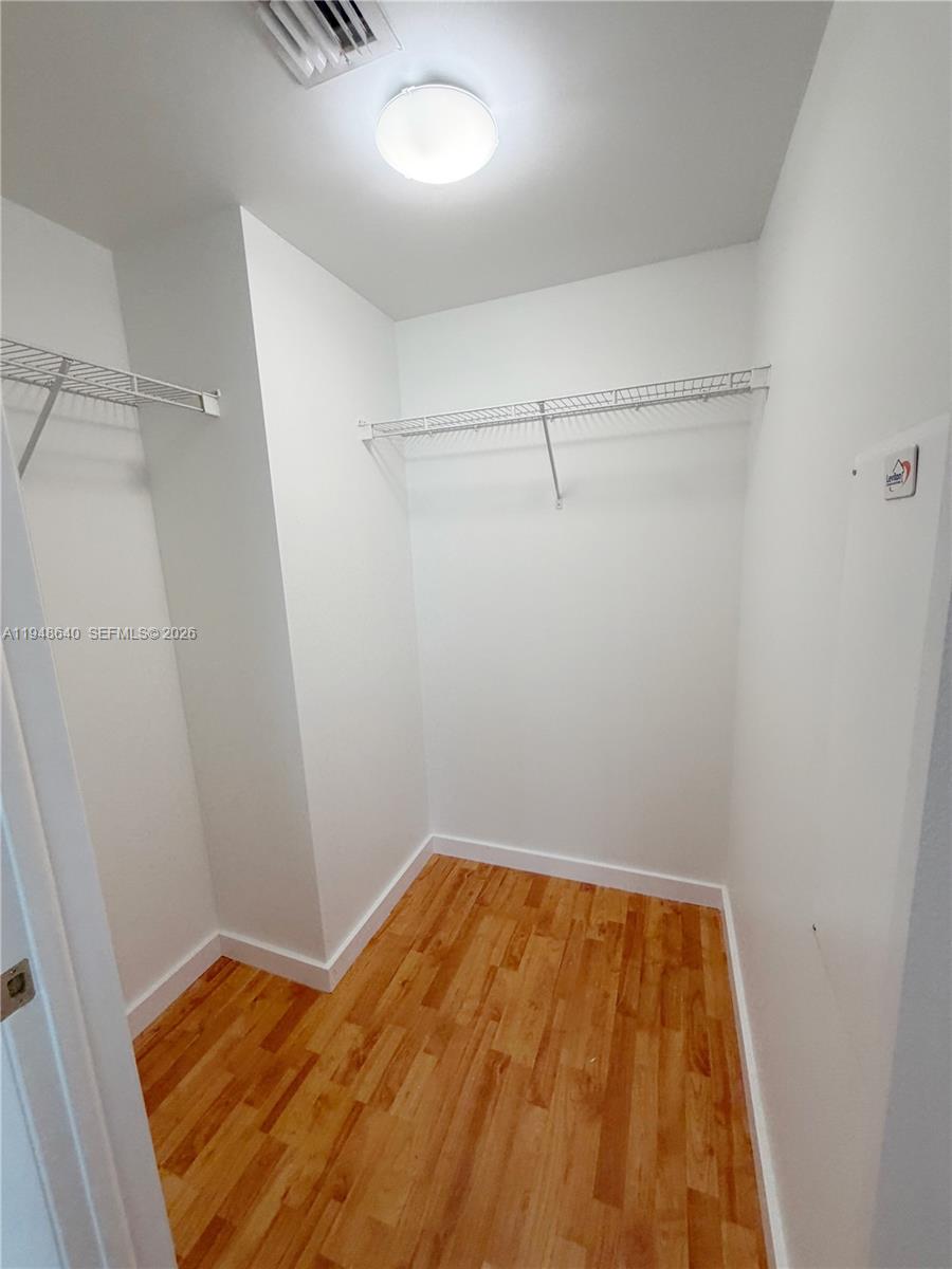 WIND CONDO - Residential