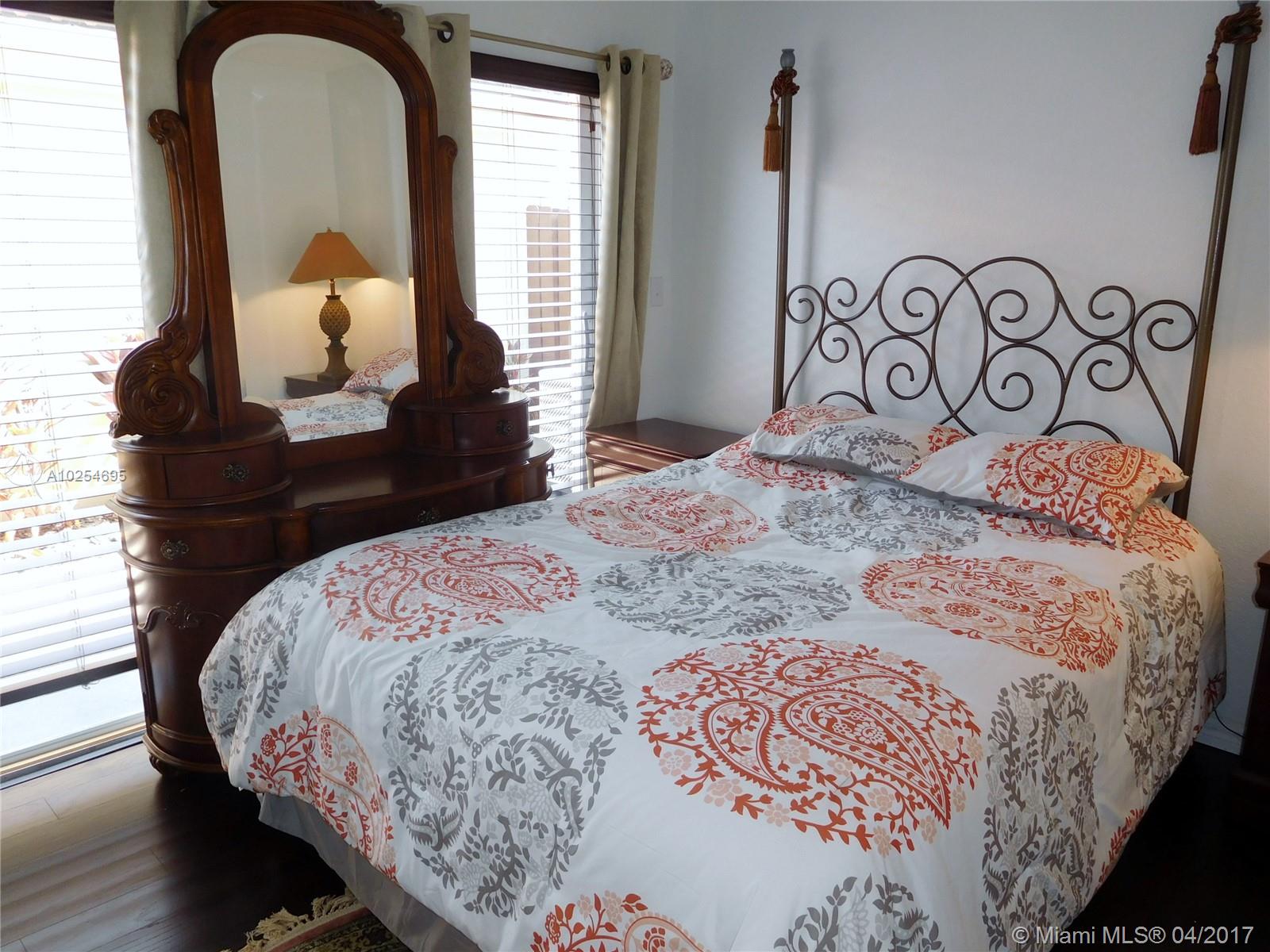 Manatee Cove - Residential