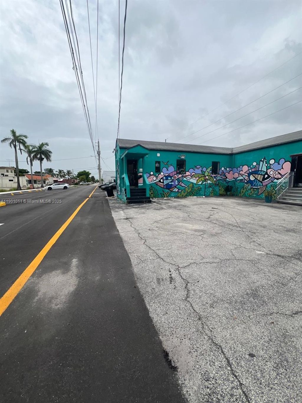 Photo of 139 NE 1st Ave, Hallandale Beach, FL 33009 (MLS # A11901011)