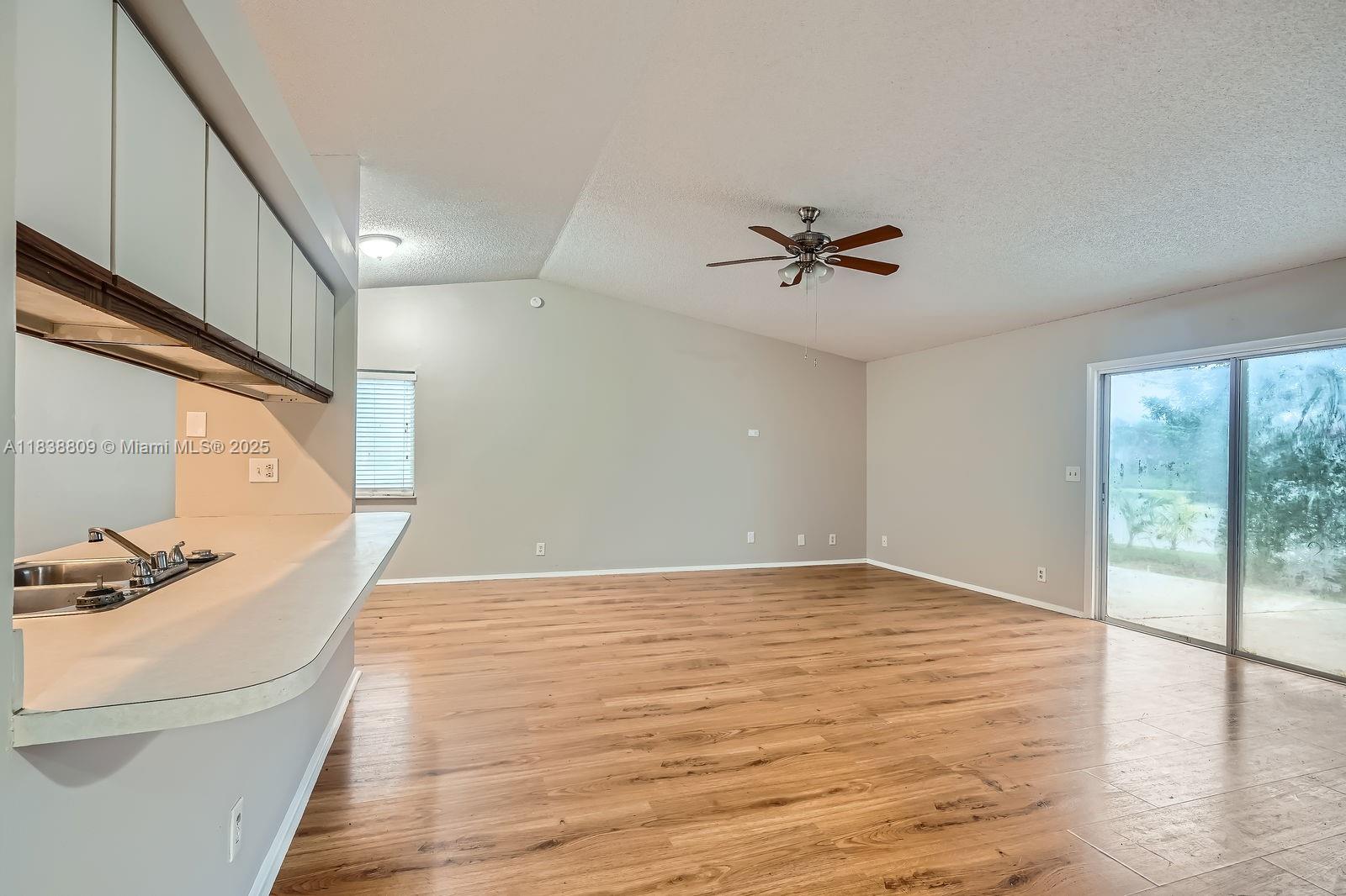 10897 Grandview Ct