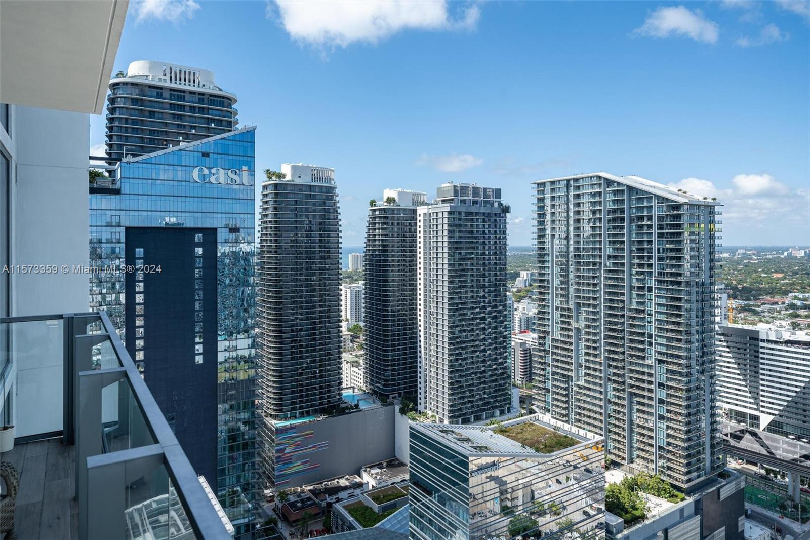 REACH CONDO - Residential