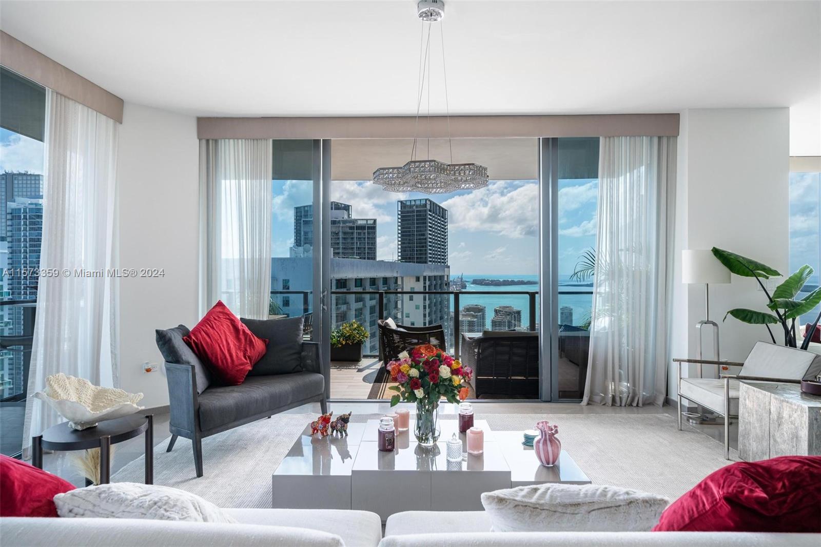 REACH CONDO - Residential