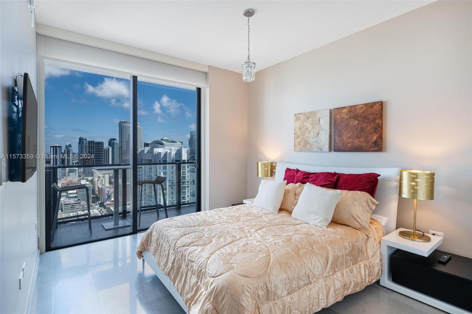 REACH CONDO - Residential