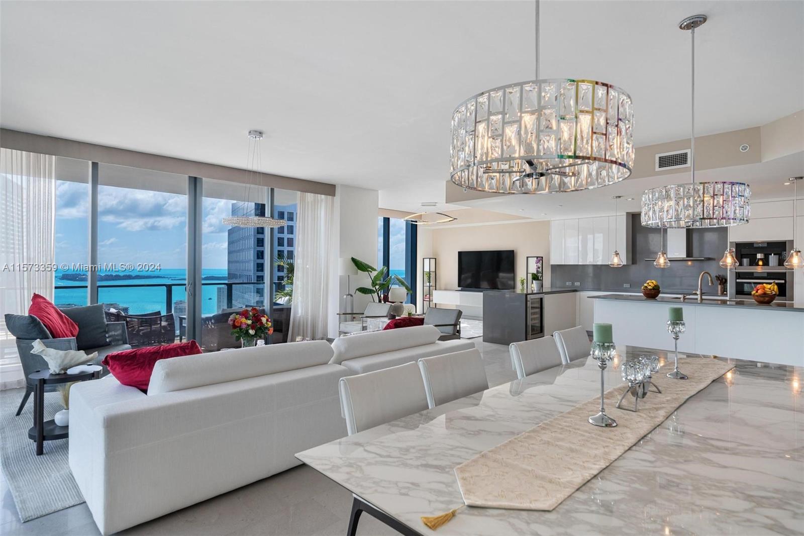 REACH CONDO - Residential