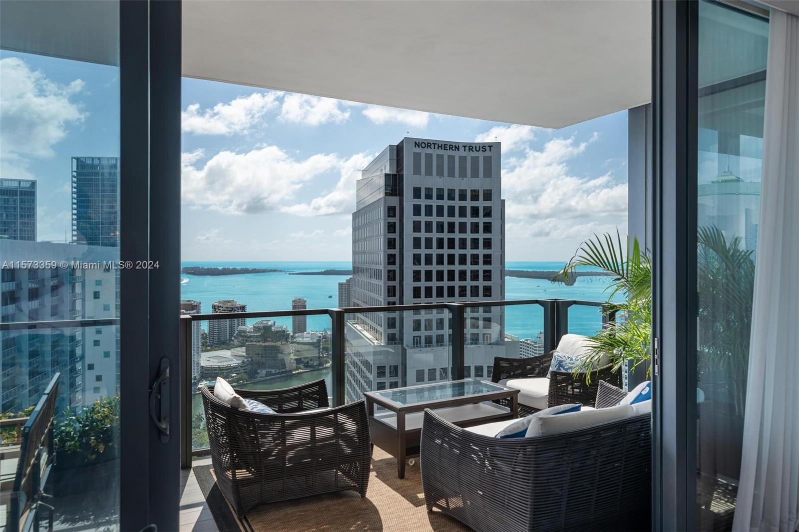 REACH CONDO - Residential