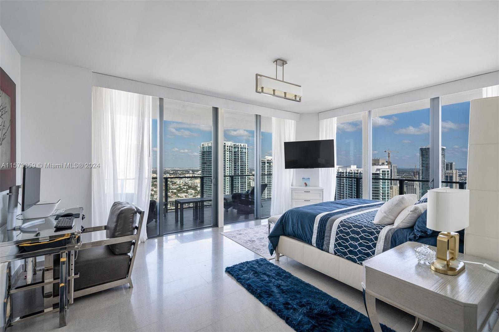 REACH CONDO - Residential