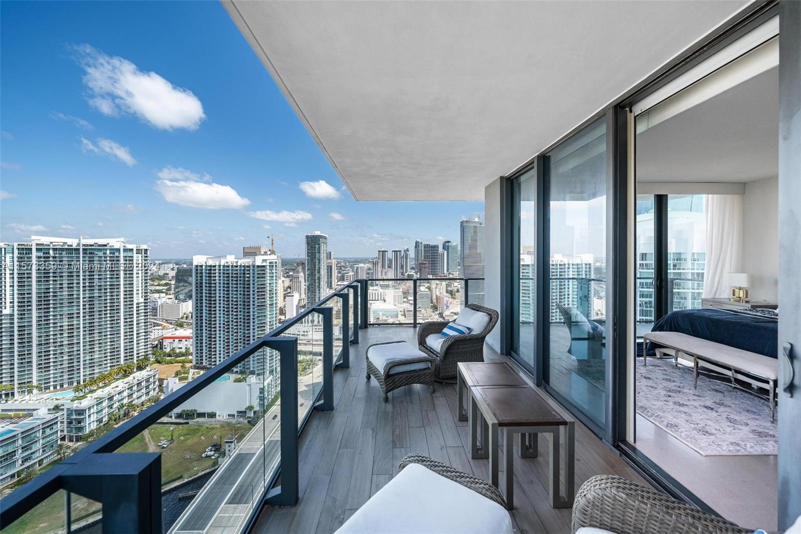 REACH CONDO - Residential