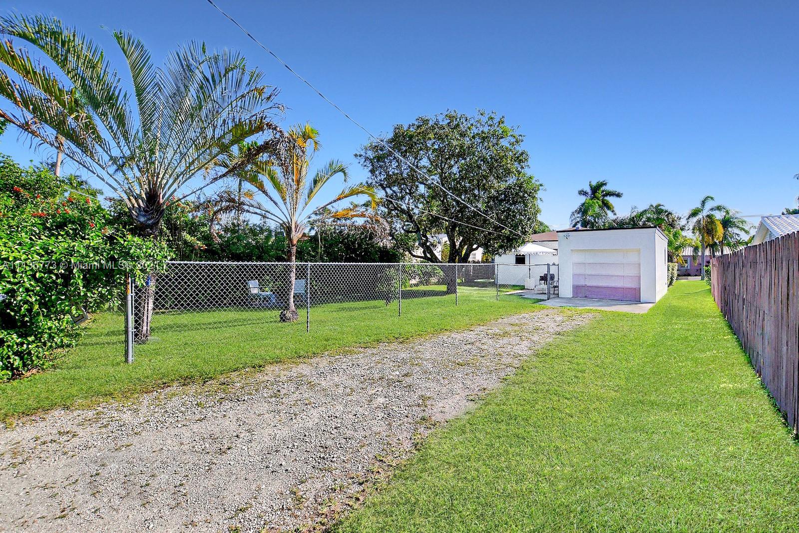 SUNSET TRAILS - Residential