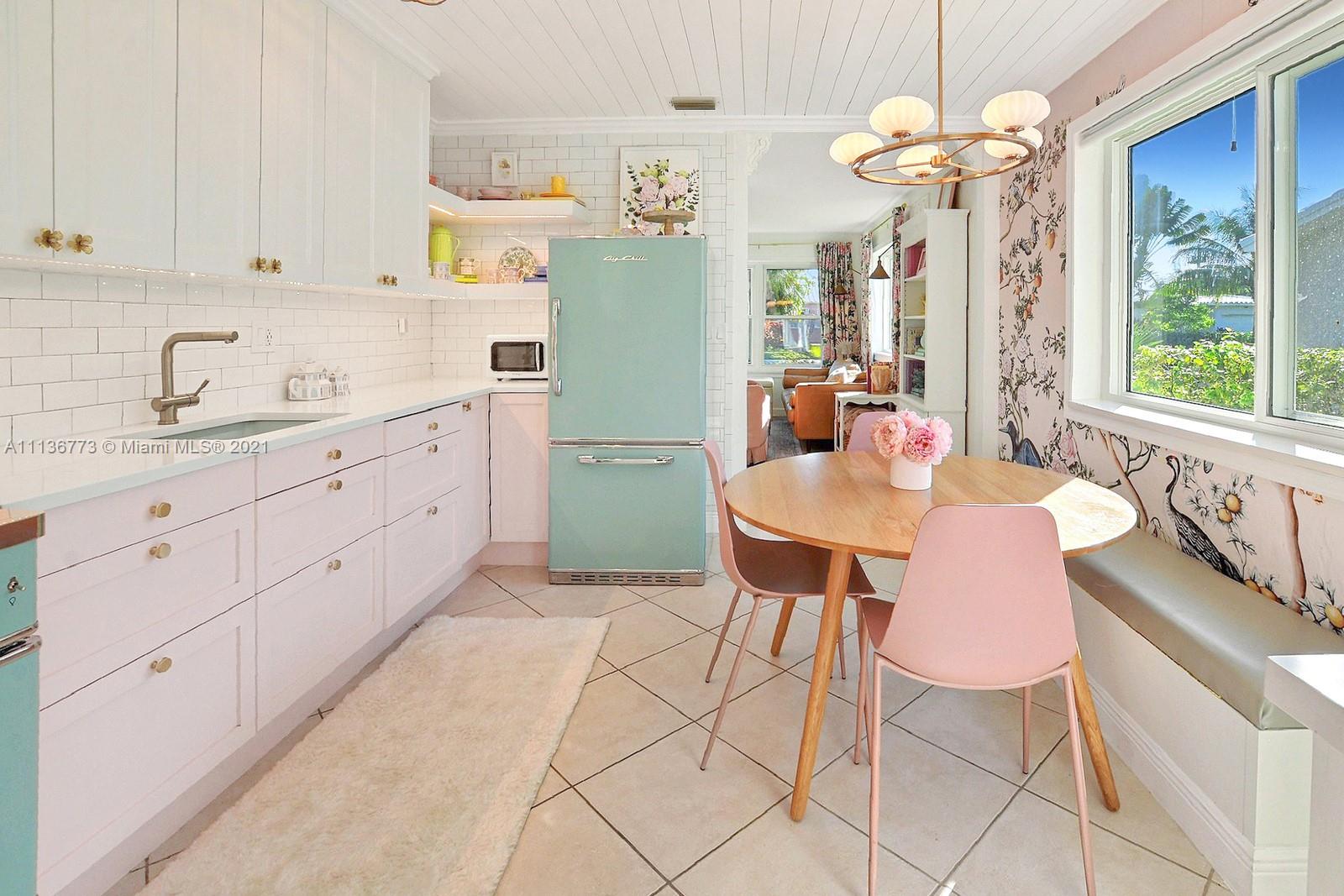 SUNSET TRAILS - Residential