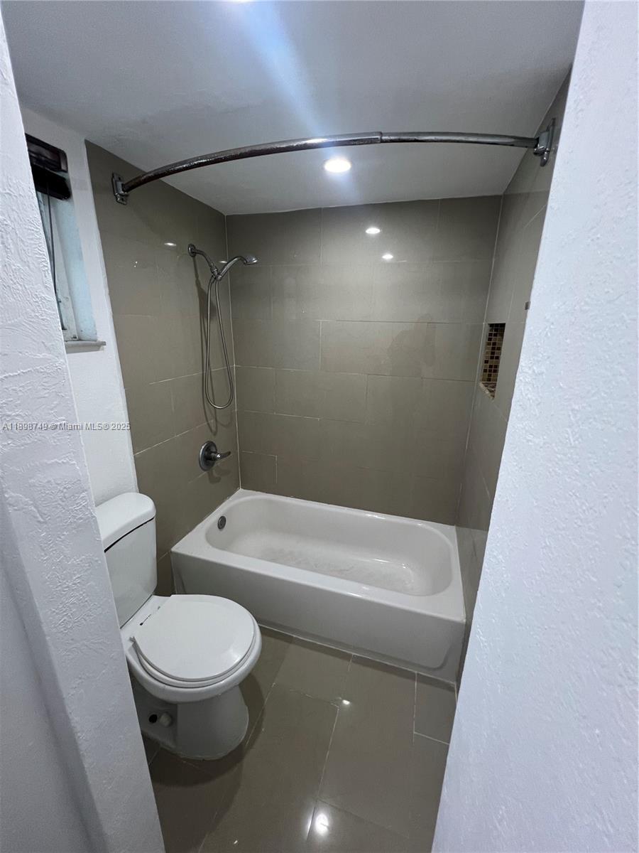 THE GREENS CONDO - Residential